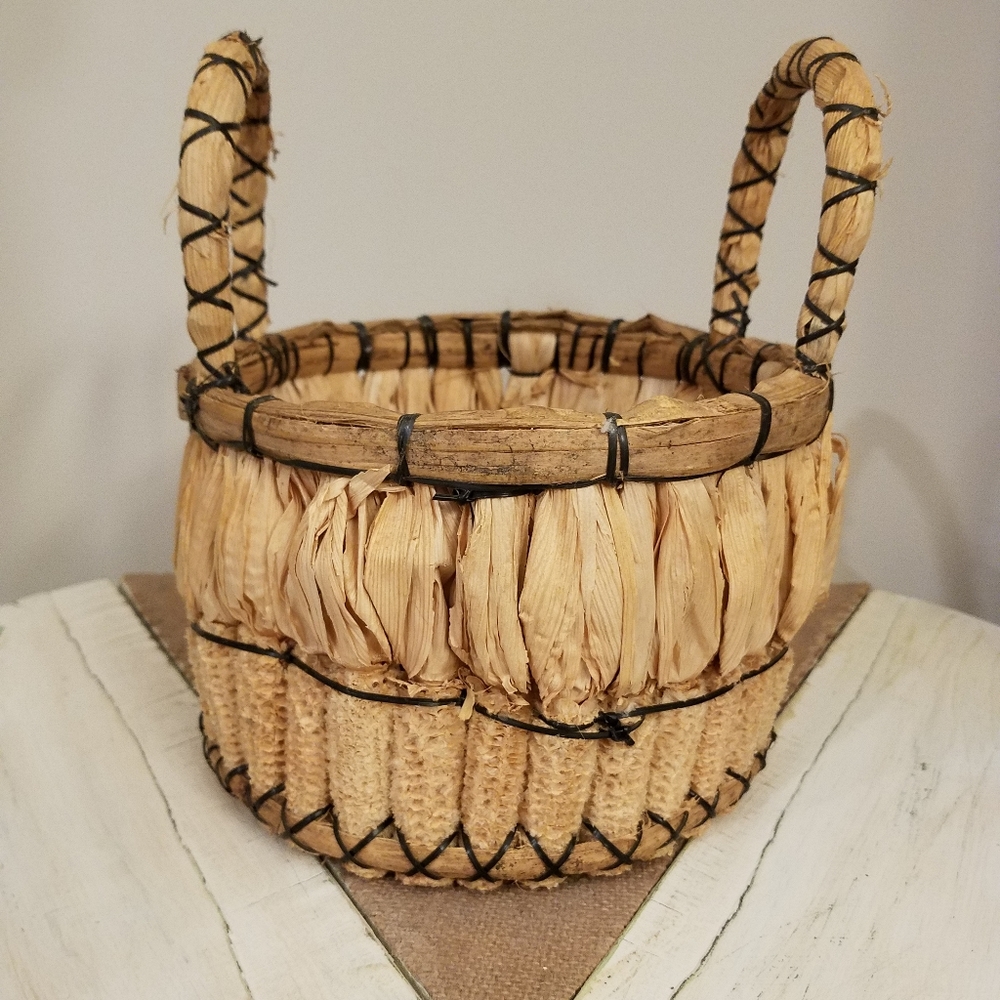 Hand Woven Vintage Primitive Corn Cobb Basket
